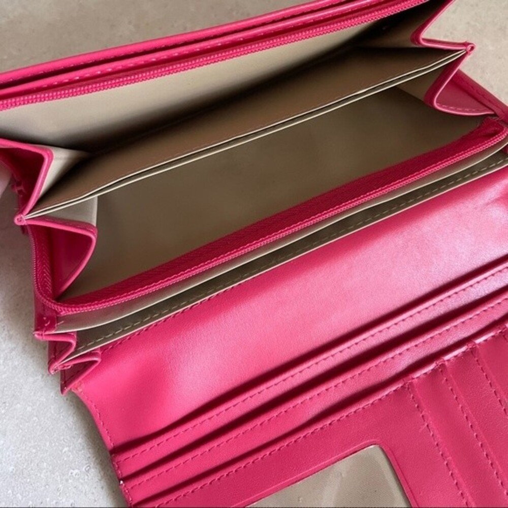 Buxton Red Ostrich Faux Leather Style Wallet - EUC - Picture 7 of 10
